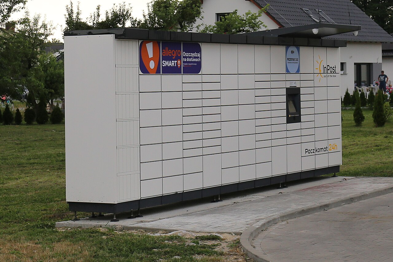 Постамат InPost в польском Антонюве.