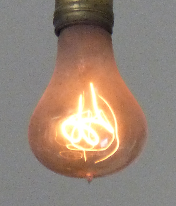 Лампа Centennial Light в Ливерморе, фотография 2016 года.