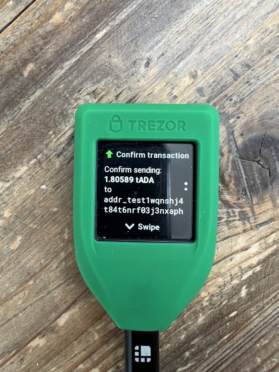 Аппаратный кошелёк Trezor Model T